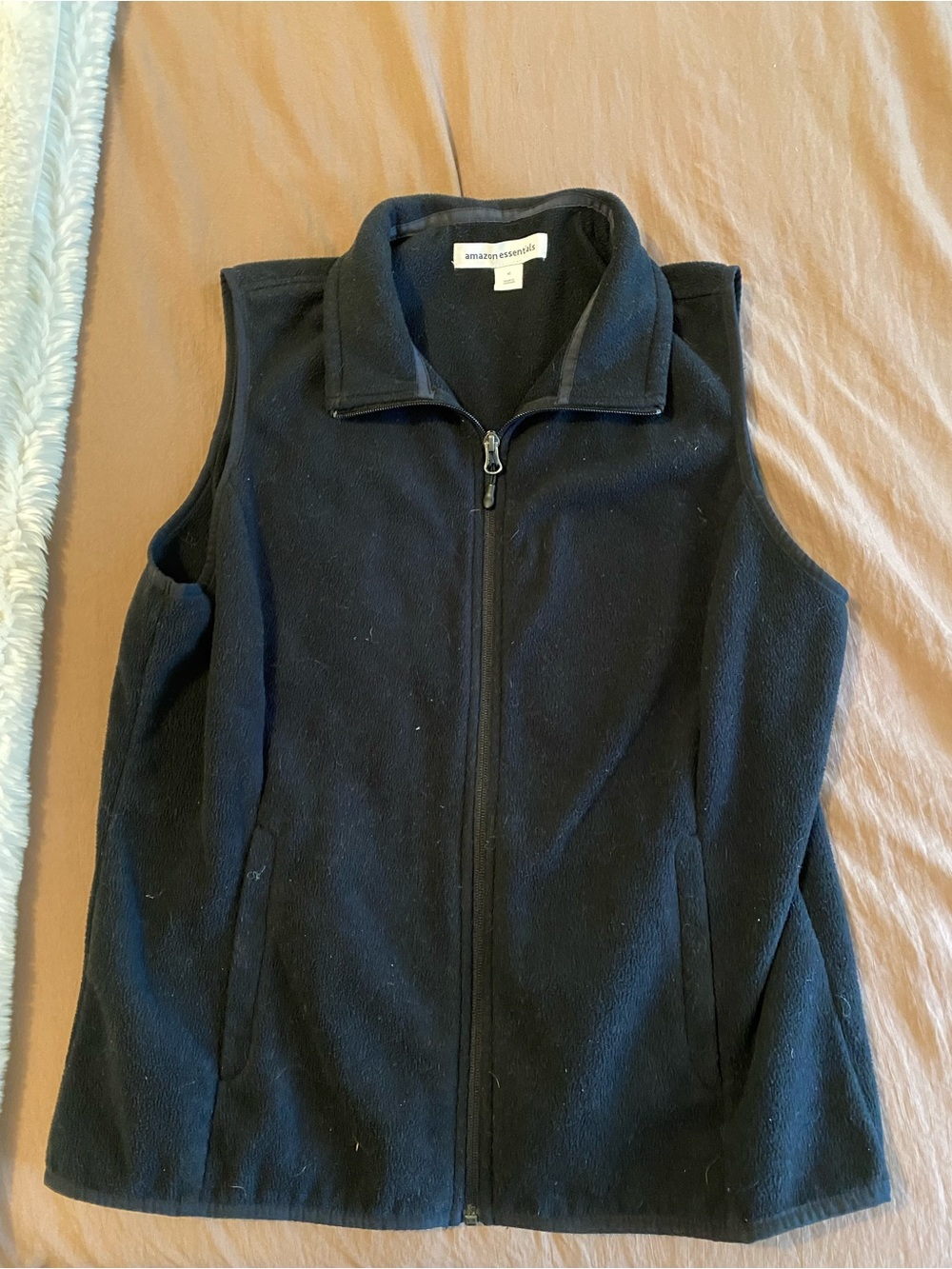 Amazon Essentials Black Fleece Vest with Stand Collar
